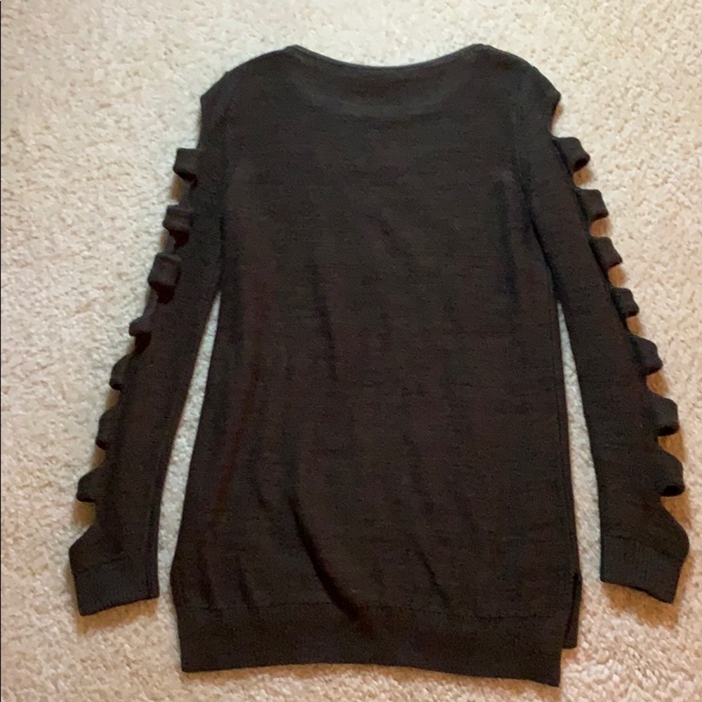 Green crew neck sweater with unique arms - Picture 6 of 7